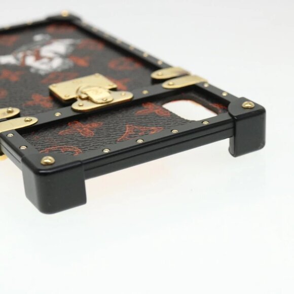 LOUIS VUITTON Transformed Monogram Cat Eye Trunk iPhone Case - Picture 7 of 14